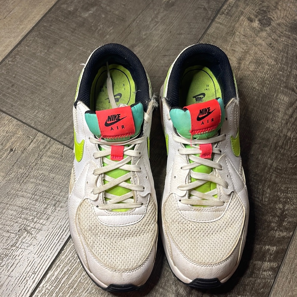 Ummm worn a pretty good bit